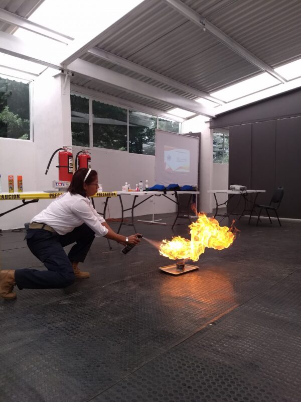 CURSO DE CONTROL Y COMBATE DE INCENDIOS - Image 3